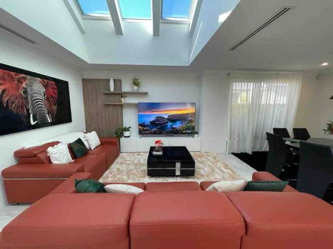 Skylight Splendour! - Darwin Holiday 0