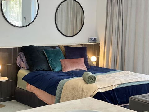 Sophisticated Spacious Self Contained Studio - Darwin Holiday 0
