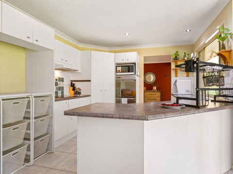 Spacious 4BR Family Retreat Near Mall At Forest Lake - Darwin Holiday 1