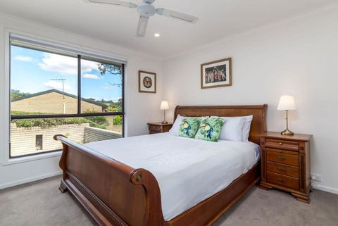Spacious And Restful Holiday Home With Backyard - Darwin Holiday 3