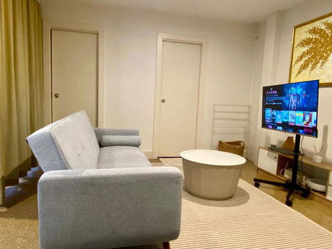 Spacious Self-Contained Guest Suite - Darwin Holiday 2