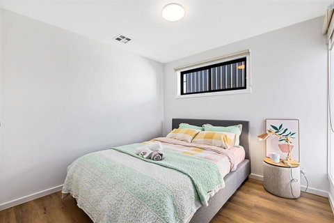 Spacious Urban Oasis In Throsby Canberra - Darwin Holiday 2