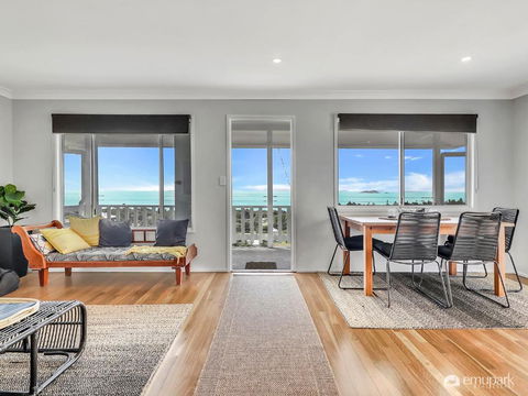 SPECTACULAR EMU PARK GET AWAY! - Darwin Holiday 2