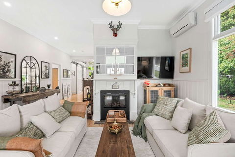 SPRIGG COTTAGE Adelaide Hills Luxury Retreat - Darwin Holiday 3