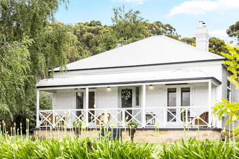 SPRIGG COTTAGE Adelaide Hills Luxury Retreat - Darwin Holiday 0