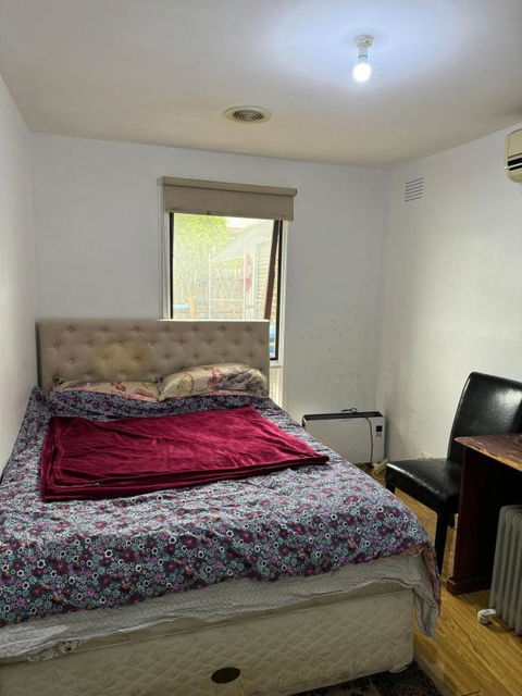 Springvale Couple Room With Shared Bathroom - Darwin Holiday 0
