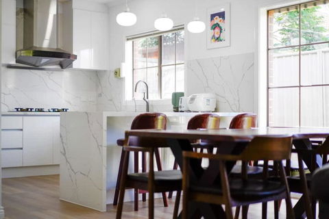 Stunning Bentleigh East 2BR Sun-Filled Home - Darwin Holiday 2