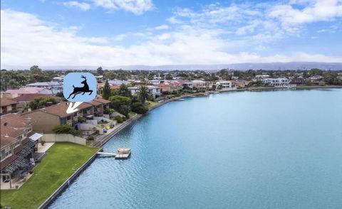 Stunning Lake View Townhouse-Dream Staycation - Darwin Holiday 0