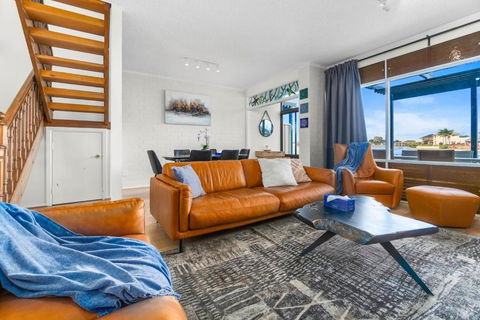 Stunning Lake View Townhouse-Dream Staycation - Darwin Holiday 2