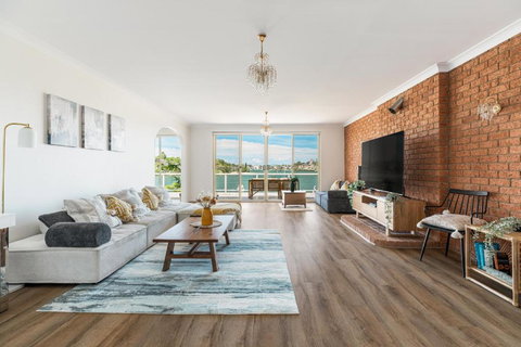 Stunning Waterfront Place With Swimpool, Harbour View And Free P - Darwin Holiday 1