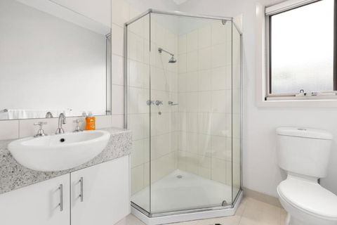 Stylish 3BR Townhouse Near Chadstone MEL - Darwin Holiday 2