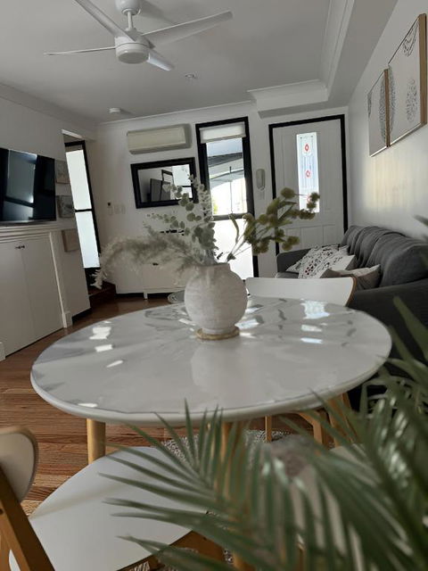 Stylish & Elegant 2BR Townhouse In Wilston, Brisbane - Darwin Holiday 0