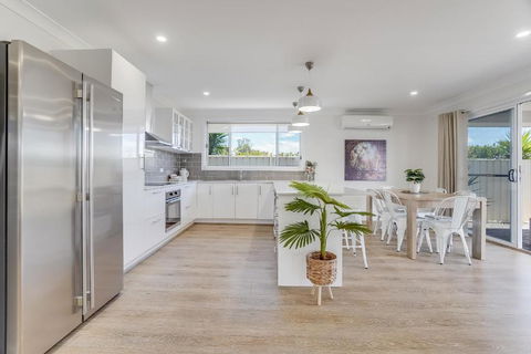 Stylish Family Home, Centrally Located. - Darwin Holiday 2