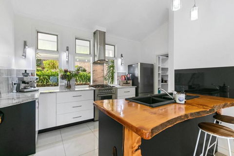 Sunset Estate In Mount Osmond - Darwin Holiday 2