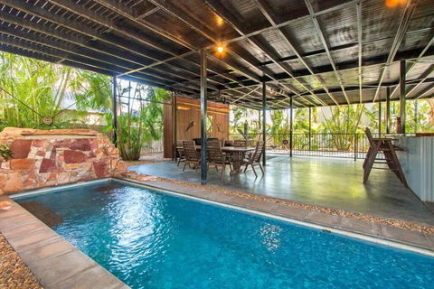Sunset Oasis - Darwin Holiday 0