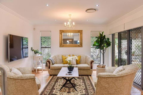 The Arcadia - Entire Luxurious English Cottage With Huge Privacy Near CBD - Darwin Holiday 0