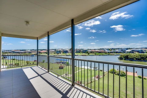 T2 12 Wentworth Pde Hindmarsh Island - No Linen Included - Darwin Holiday 2