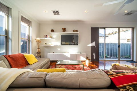 The Arlington West Hindmarsh - Darwin Holiday 3