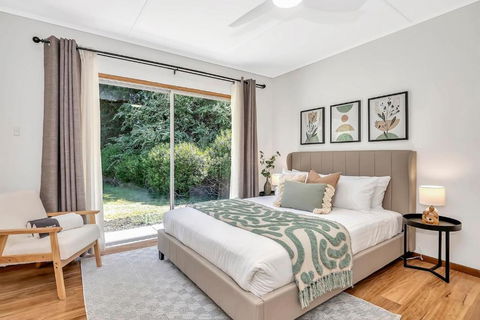 The Glenalvie - Sprawling Serenity In Adelaide Hills - Darwin Holiday 0
