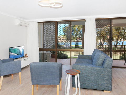 Beachport 14 - 2 BDRM Apt With Canal Views On Parkyn Pde - Darwin Holiday 2