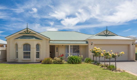 Beachside At Normanville - 7 Ronald Street - Darwin Holiday 1