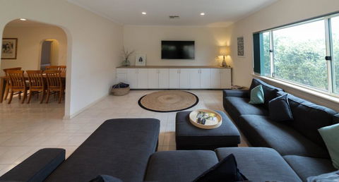 Beachside At Normanville - 7 Ronald Street - Darwin Holiday 3