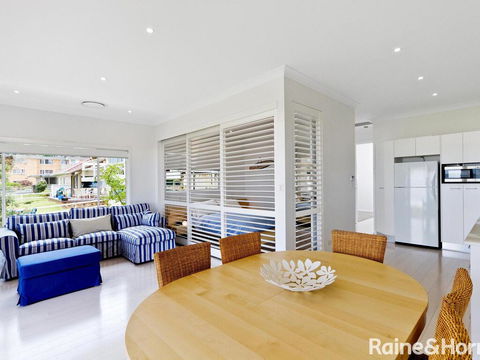 Beachside Bungalow #4 - 4/139 Avoca Drive, Avoca Beach - Darwin Holiday 1