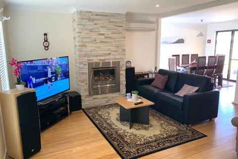 Beachside Escape - Darwin Holiday 0