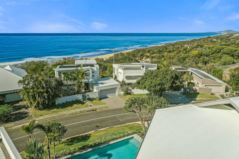 Beachside Luxury, Sunrise Beach - Darwin Holiday 2