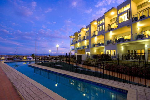 Beachside Magnetic Harbour Apartments - Darwin Holiday 3