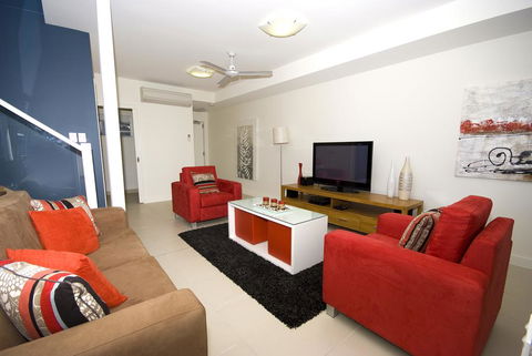 Beachside Magnetic Harbour Apartments - Darwin Holiday 1
