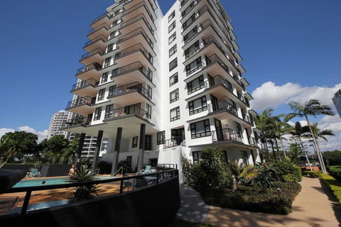 Beachside Neptune Resort Apt Upgraded! - Darwin Holiday 1