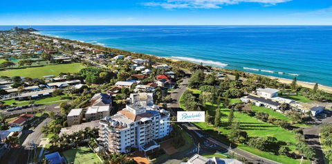 Beachside Resort Kawana Waters - Darwin Holiday 4