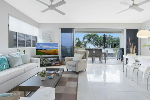 Beachside Vibes, Sunshine Beach - Darwin Holiday 1