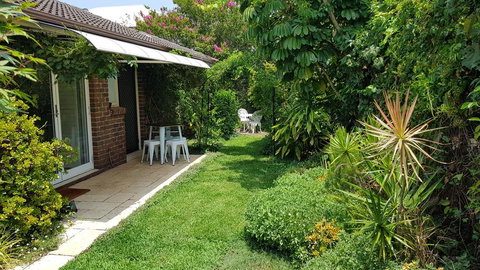 Beachside Villa Ettalong Beach - Darwin Holiday 3