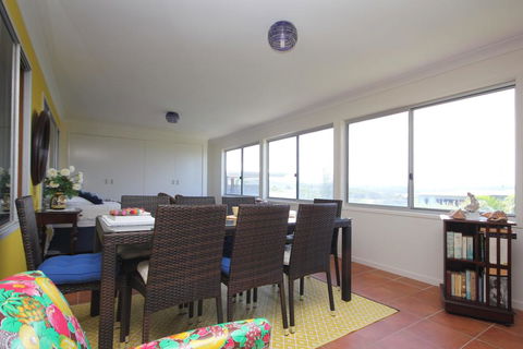 BEACHVIEW - 14 Second Ave , Bonny Hills - Darwin Holiday 3