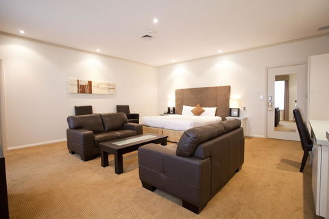 Beau Monde International - Darwin Holiday 1