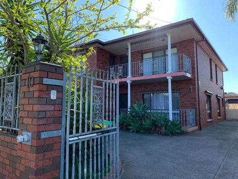 Beautiful Bedroom In Bentleigh East - Darwin Holiday 1