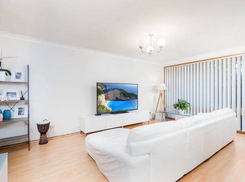 Beautiful Home Norwest Of Sydney - Darwin Holiday 0