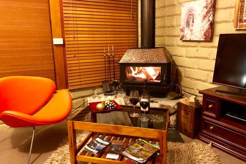 BEAUTIFUL RETREAT - 20 Mins To CBD And Only 10 Mins To MONA! - Darwin Holiday 3