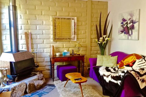 BEAUTIFUL RETREAT - 20 Mins To CBD And Only 10 Mins To MONA! - Darwin Holiday 2