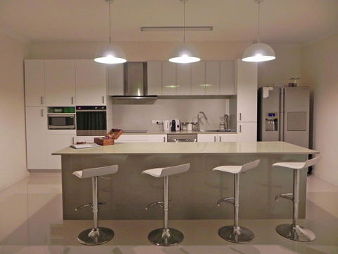 Beautifully Appointed Large Family Home - Darwin Holiday 0