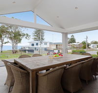 Beauty and the Beach' 88 Foreshore Drive - large home with WIFI  water views - Darwin Holiday