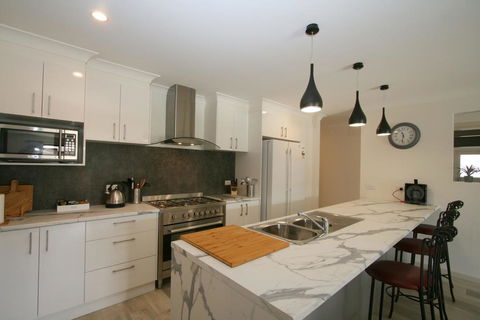 Bedrock - 11 Twynam Street, Jindabyne - Darwin Holiday 0