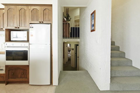 Beehive 14 - Darwin Holiday 1