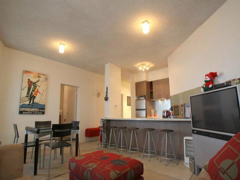 Beehive 18 - Darwin Holiday 3