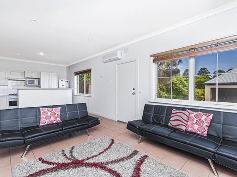 Bella On Victoria - Darwin Holiday 2