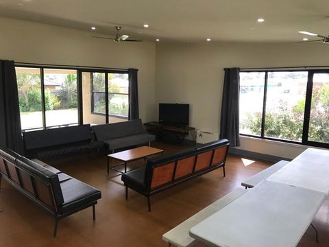 Bellarine Lodge Sleeps 30 - Darwin Holiday 1