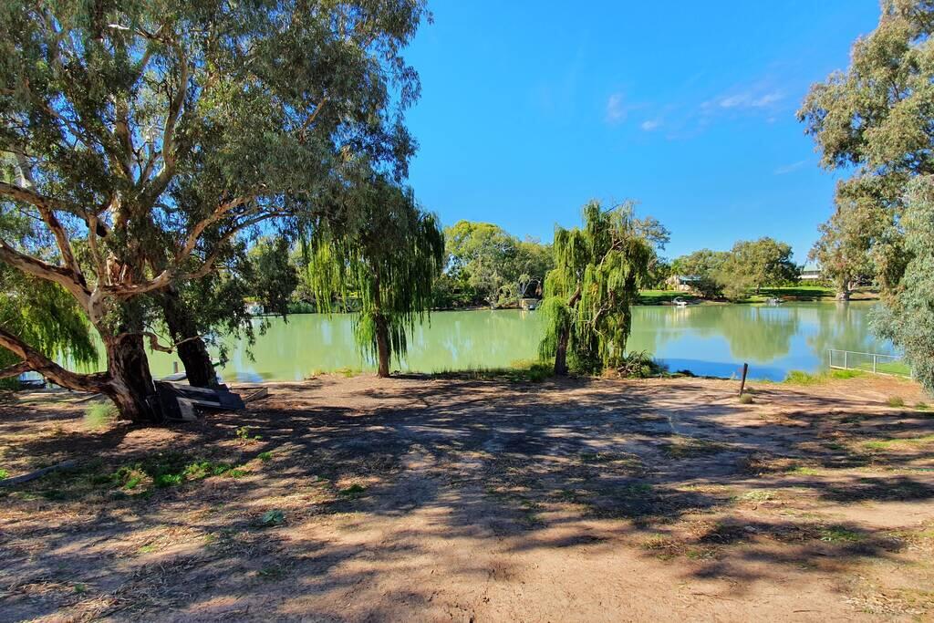 Pooncarie NSW Darwin Holiday