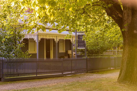 Belmont At Beechworth 2 Bedrooms, 2 Bathrooms, 2 Couples - Darwin Holiday 0